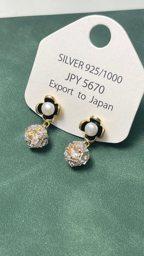 Dangling Crystal Clover real pearl earrings